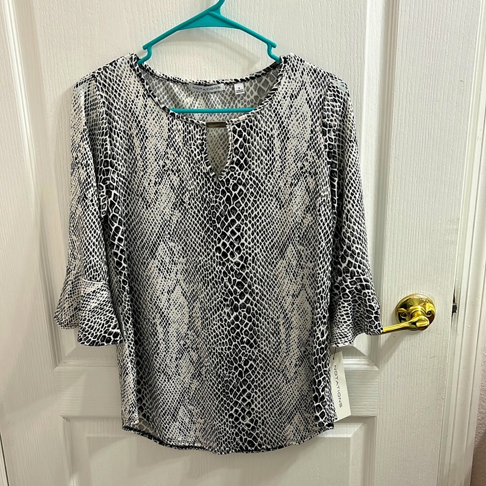 It’s a cute shirt which is good for nights out and evening dinners.
